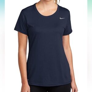 NWT Women’s Nike dri-FIT Tee